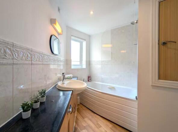 Bathroomm.jpeg