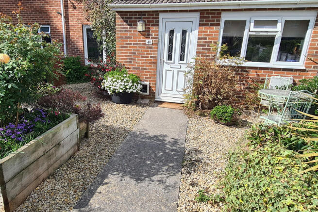 FRONT GARDEN
