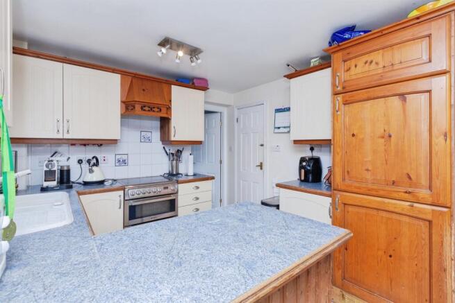 Newquay Close, Hinckley photo 4
