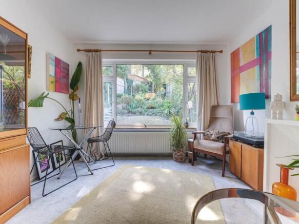 Lounge picture windo