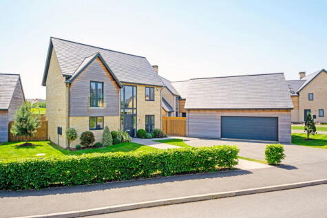 Lake Drive, Weldon, Corby, Northamptonshire, NN17 3FE