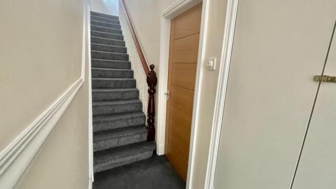 1 bed Ground Flat to rent Image 8