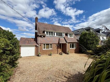 Upton Way, Broadstone
