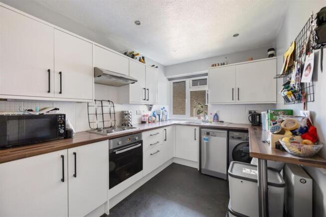 Benfield Court 9 KITCHEN.jpeg