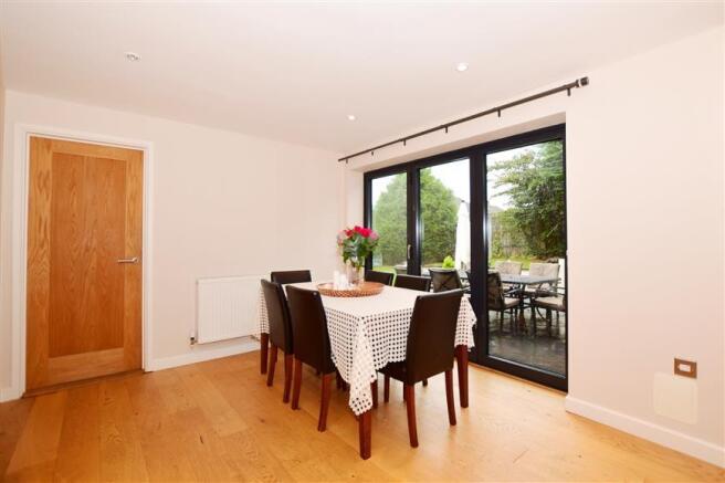 Kitchen/Dining Area