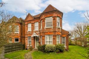 1b, Queens Walk, London W5 1TP
