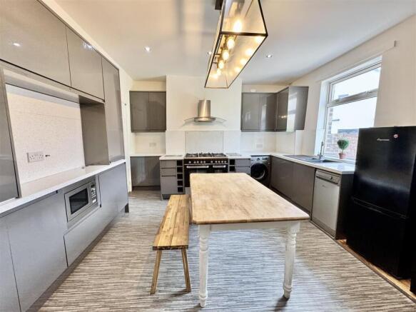 DINING KITCHEN