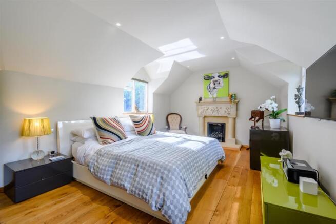 8433519-interior20-800.jpg