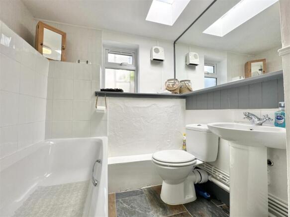 Family Bathroom.jpg