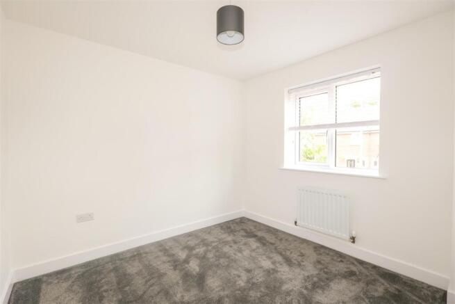3 bed Semi-Detached to rent Image 8