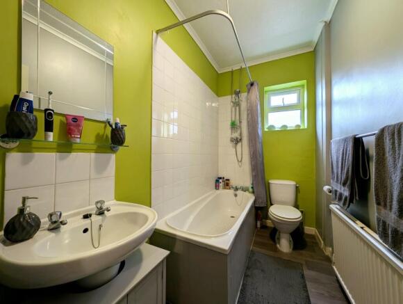2 bed Flat for sale Image 9