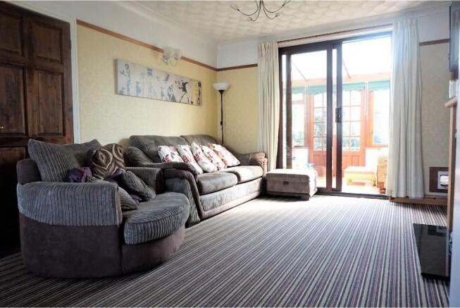 Lounge / Kitchen