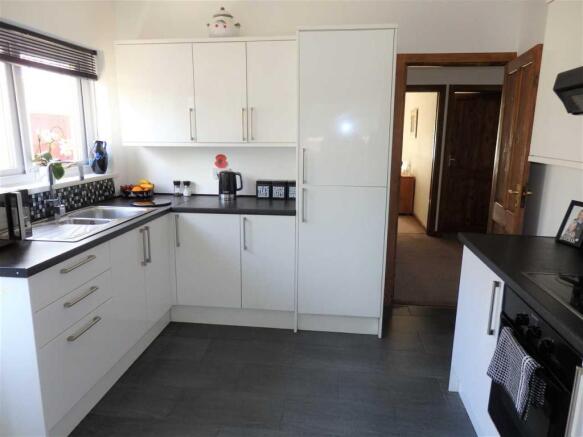 KITCHEN :