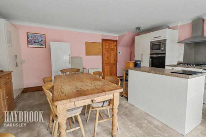 3 bed Detached for sale Image 4