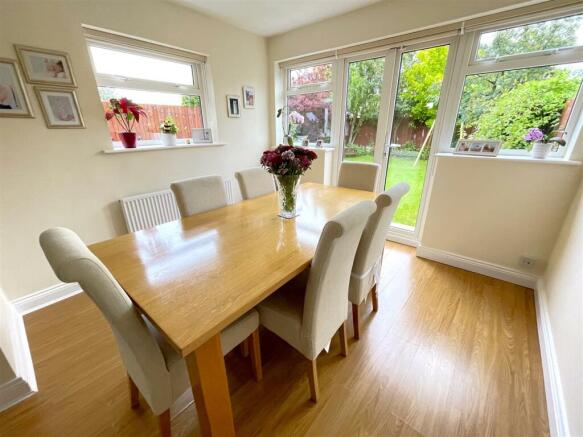 GARDEN ROOM