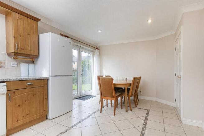 4 bed Detached for sale Image 12