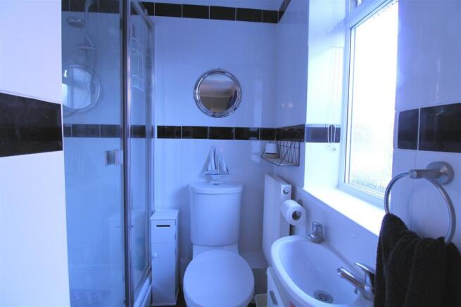 en-suite shower
