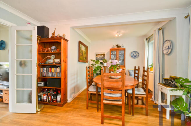 Dining Room (2).JPG