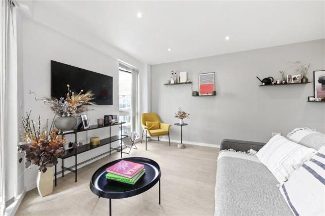 property in Ipsus Building,
4 Balham Hill, SW12