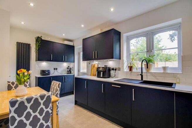3 bed Terraced for sale Image 4
