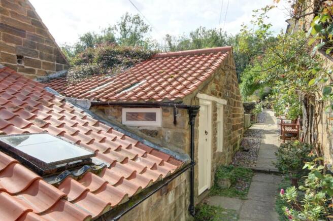 2 bed Cottage for sale Image 12