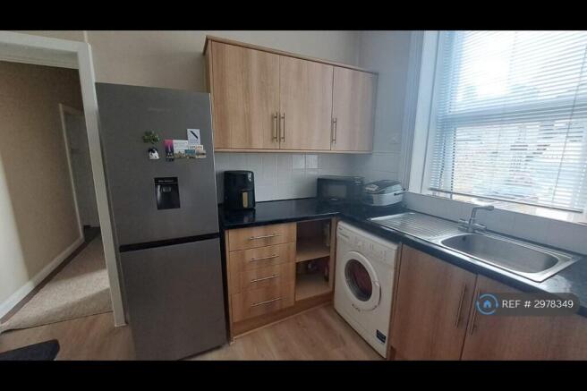 2 bed Flat to rent Image 7