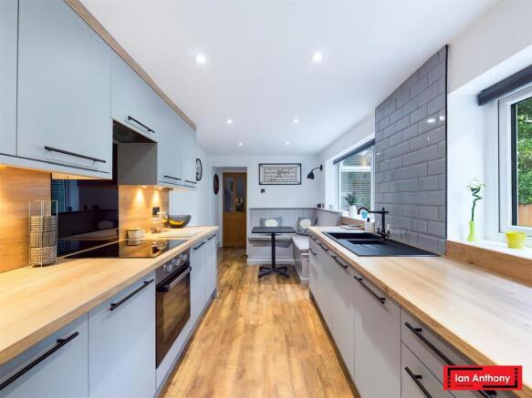KITCHEN/DINER