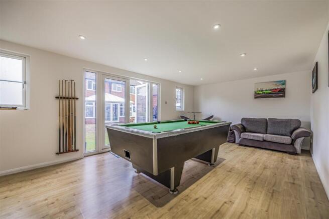 7 Norris Gardens, Havant-PorticoMarketing-SoldBy-2