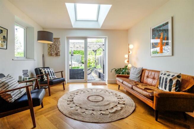 8504169-interior31.jpg