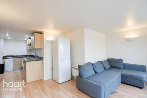 Silver Street, ENFIELD