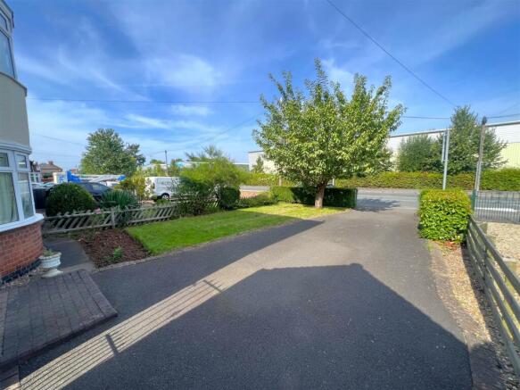 Driveway.JPG