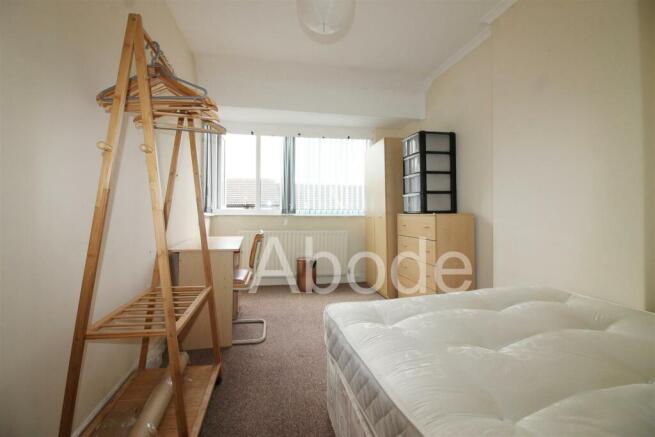 3 bed House to rent Image 6