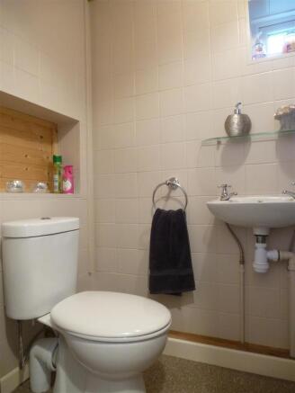 Cloakroom/wc
