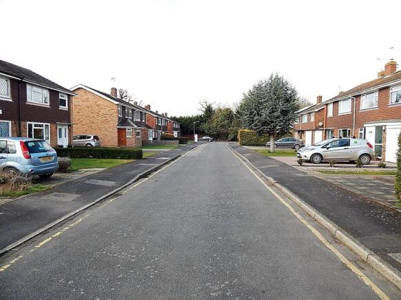 Rushford Close/No Through Raod