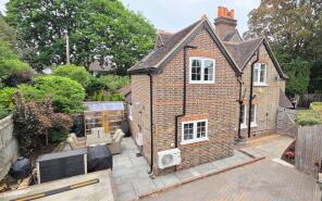 53 Hedges, West Common, Haywards Heath RH16 2AJ