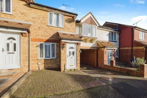 St. Michaels Close, Aveley, South Ockendon, Essex, RM15