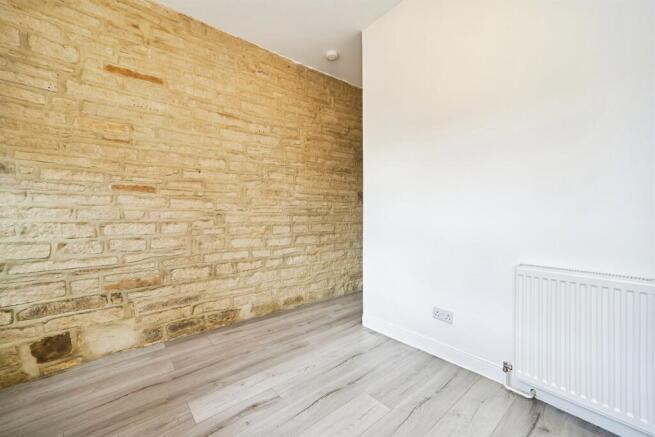 2 bed Terraced for sale Image 8