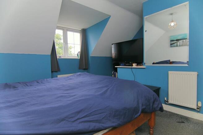 3 bed Terraced for sale Image 12