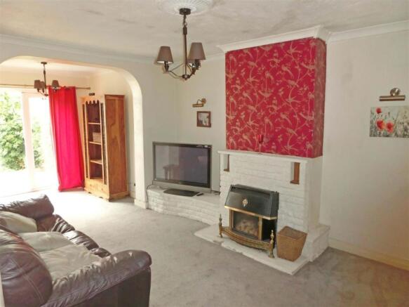 EXTENDED LOUNGE