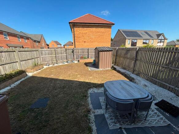 3 bed Semi-Detached to rent Image 11