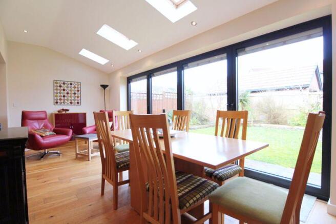 Kitchen/Dining...
