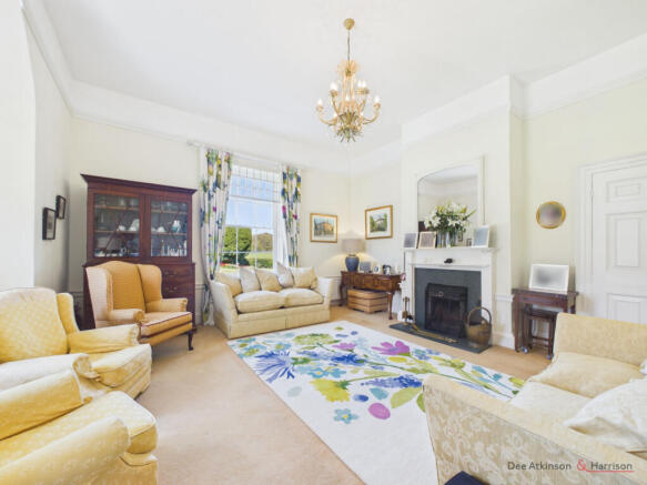 6 bed Detached for sale Image 12
