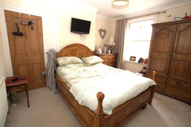 4 bed Terraced for sale Image 10