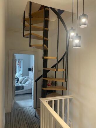 3 bed Town House for sale Image 7