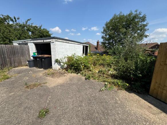 2 bed Terraced for sale Image 8