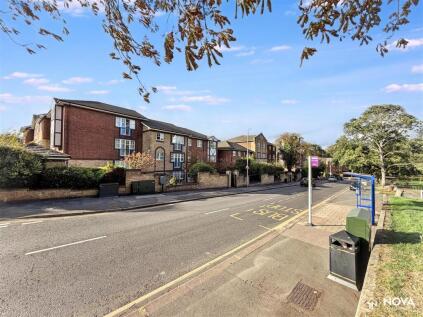 Earls Meade, Luton