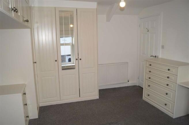 BEDROOM 1 (FRONT)