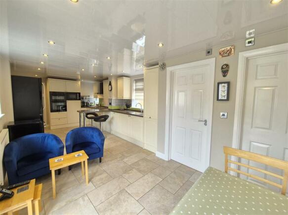 Fitted Kitchen/Diner