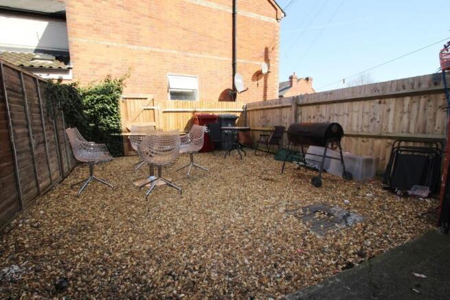 6 Tilehurst Road - N