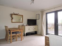 Flat 11, 21 Fountain Court, Raven Close, Watford WD18 7DG
